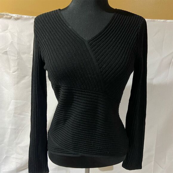 Salvatore Ferragamo Women's Black V-Neck Pullover Sweater Size S - Picture 2 of 6